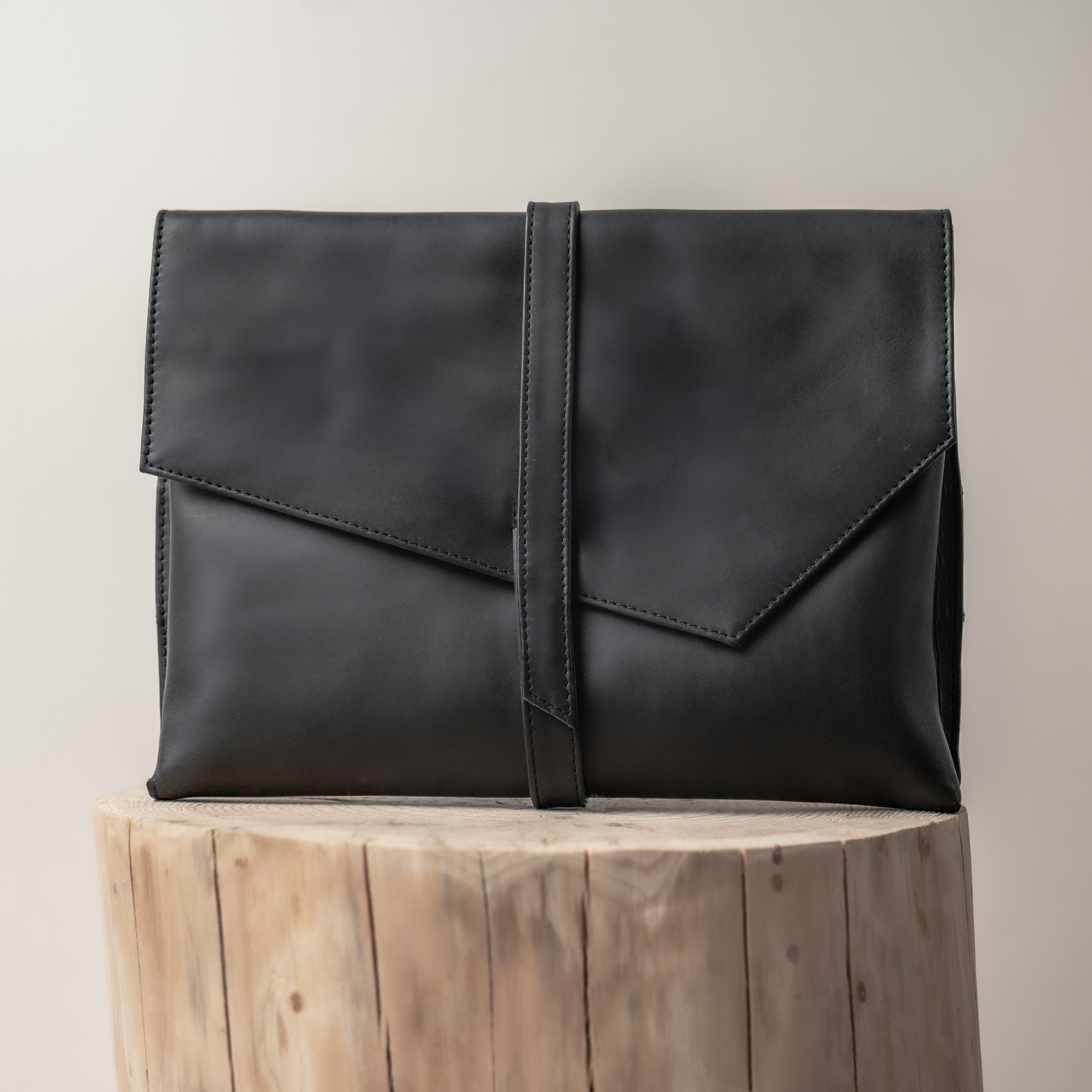 Maidan Leather Clutch Bag - Black