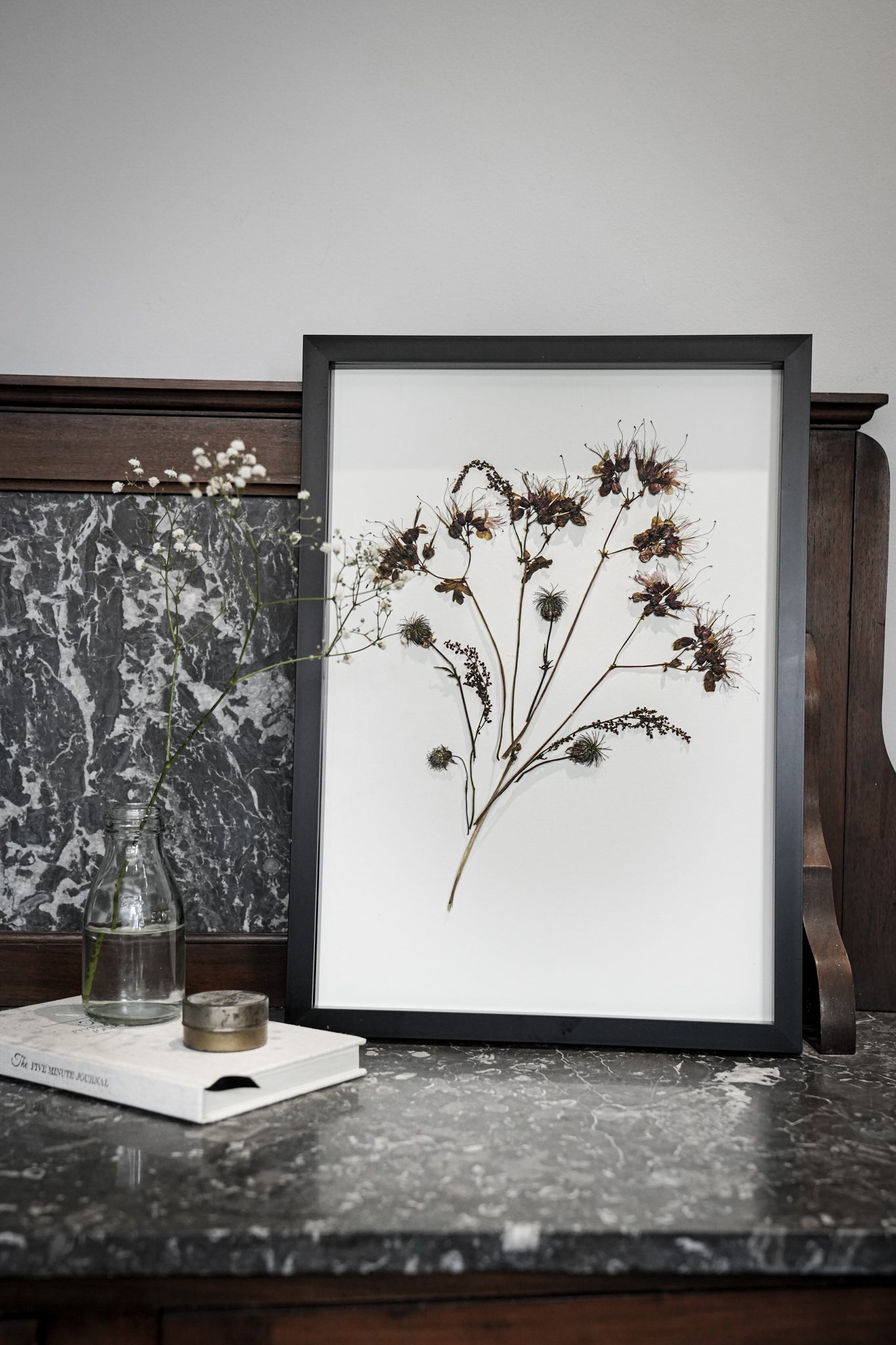 Echo Bloom – Large Pressed Flower Frame