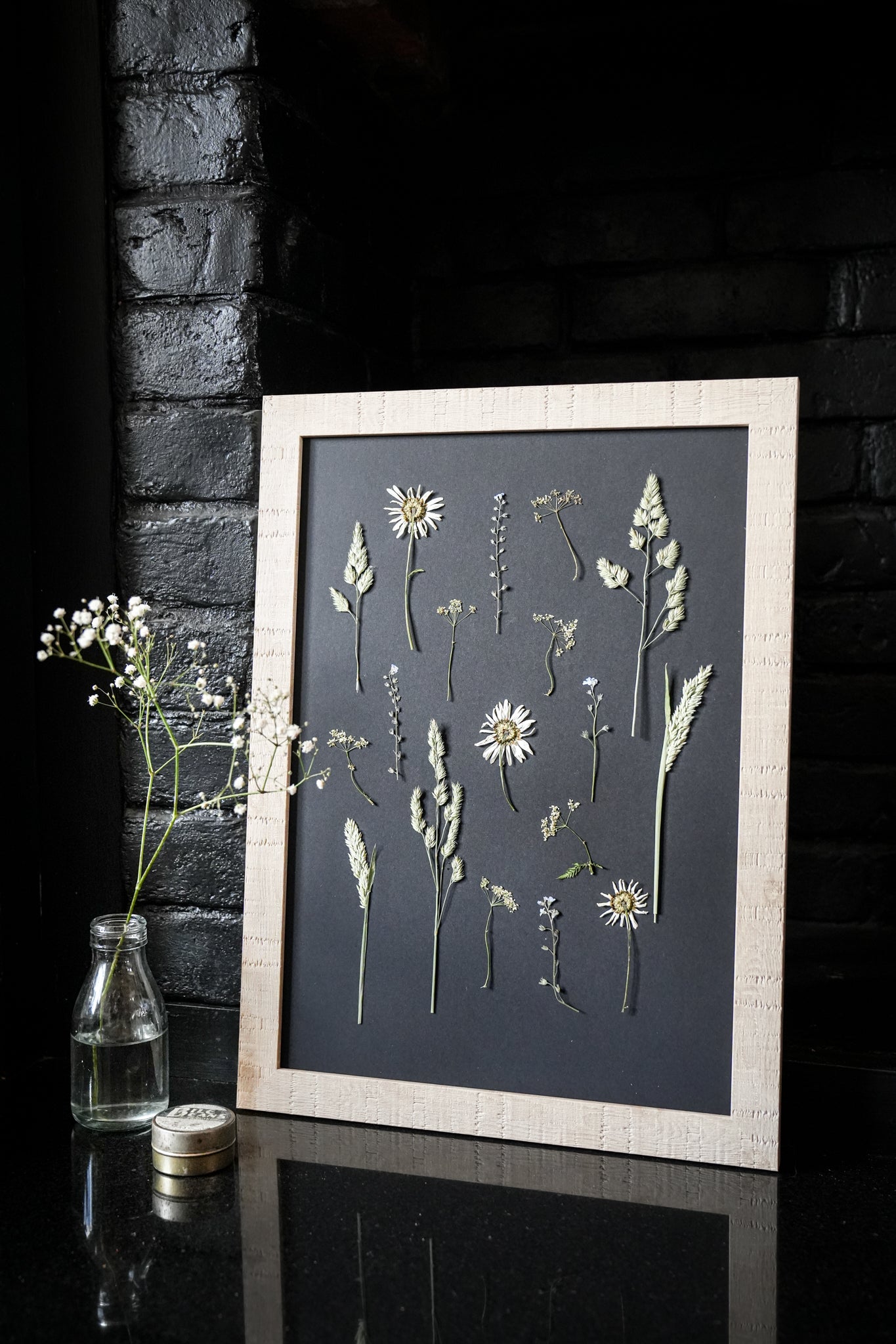 Daisy Haze  – Large Pressed Flower Frame