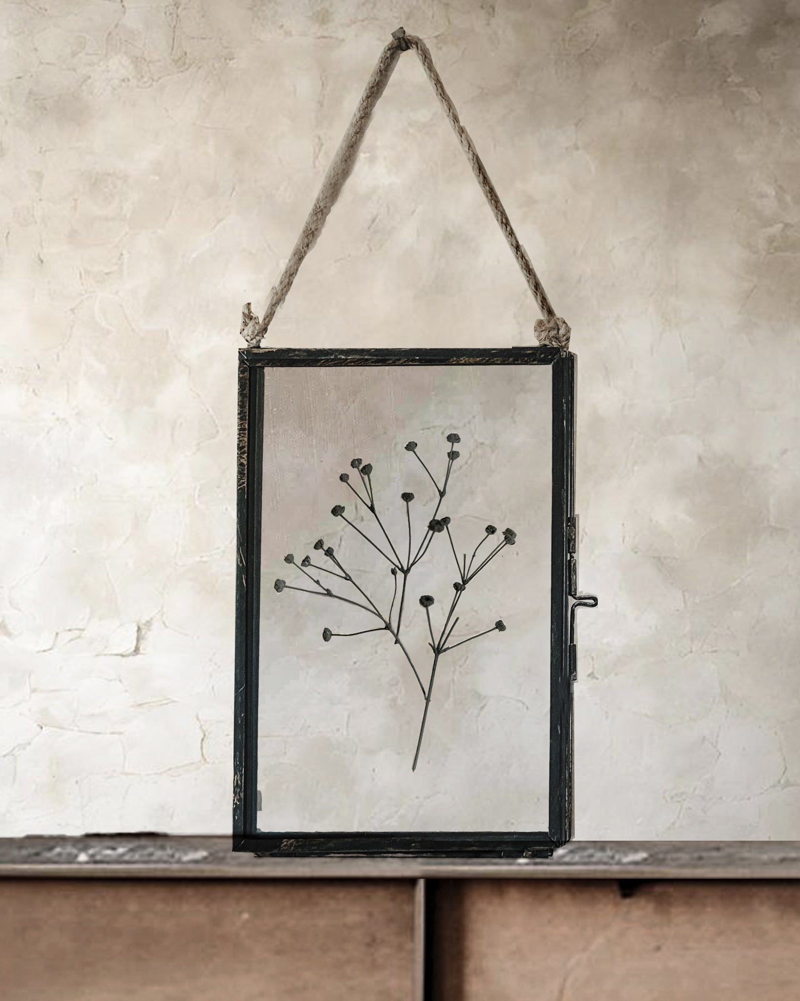 Black Antique Pressed Flower Frame: Dried Vintage Grey Massasa - Small