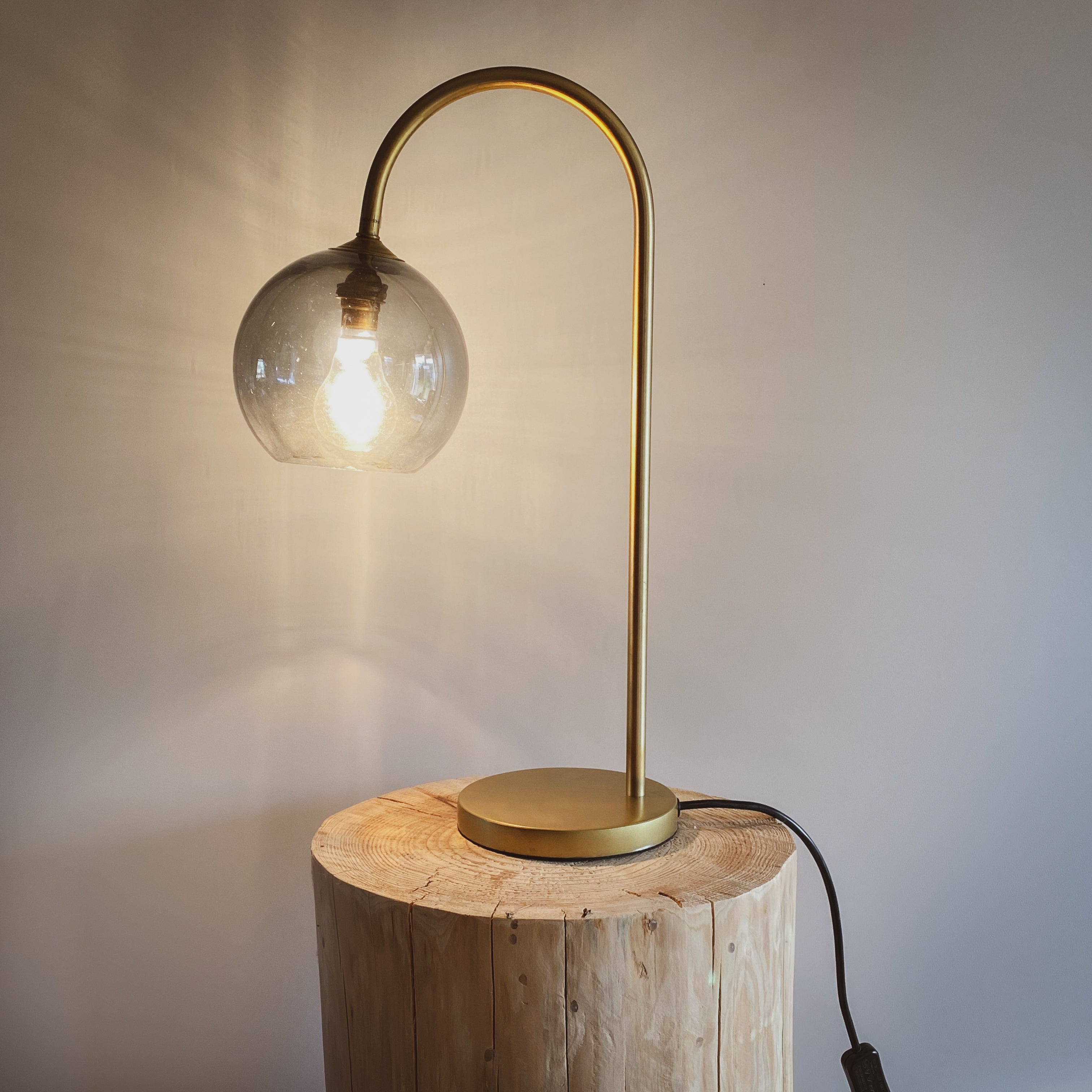 Ola Curved Table Lamp
